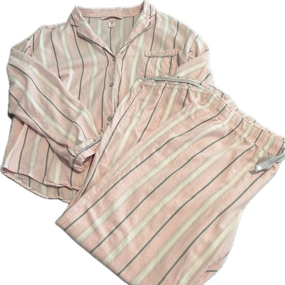 Victoria Secret Warm Long Sleeve Flannel Pajamas - Picture 2 of 8